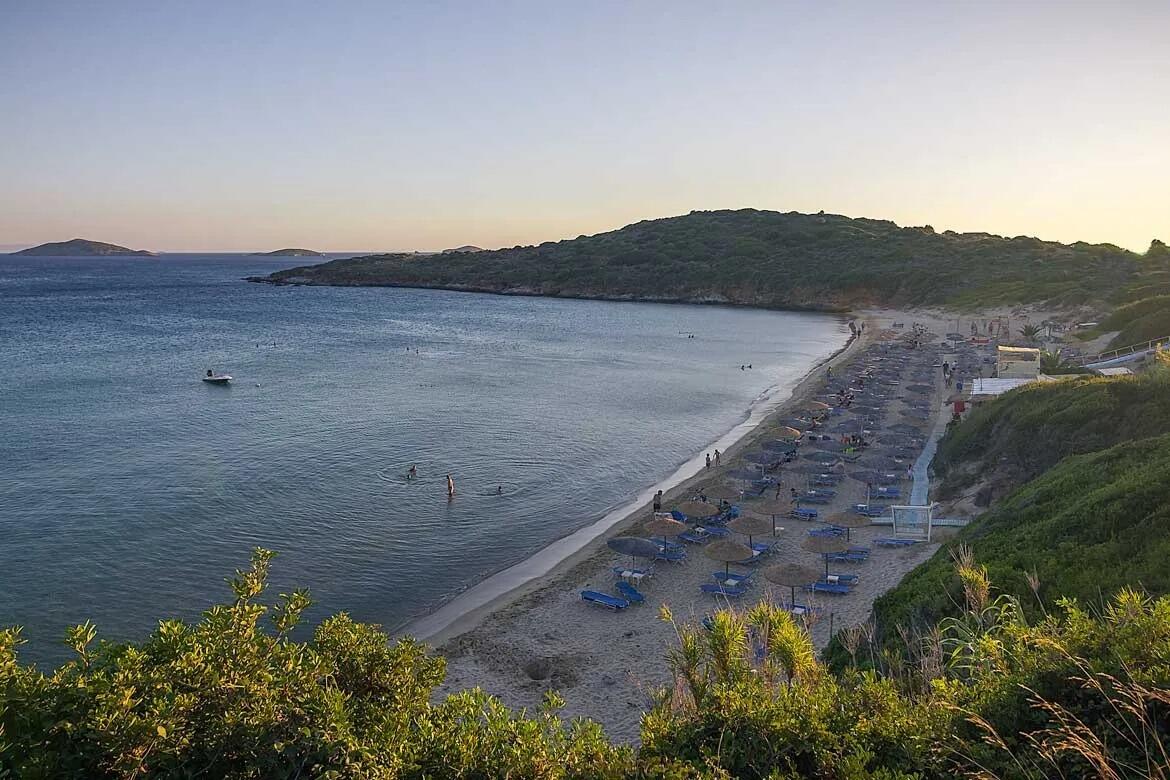 It wouldn't be the authentic Andros experience if there wasn't a party on Golden Beach! For those of you who are up for one last hurrah, join us at 9pm. (5- minute walk from Perrakis Hotel; parking is available).