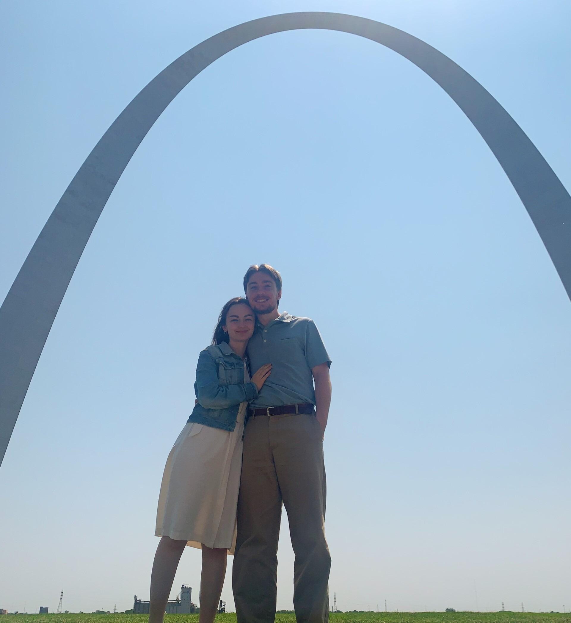 Michael and Isabella begin their long-distance relationship as Michael leaves St. Louis to work near home. 