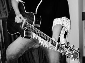 Carrie Stone - Singer Guitarist - Long Island City, NY - Hero Gallery 4