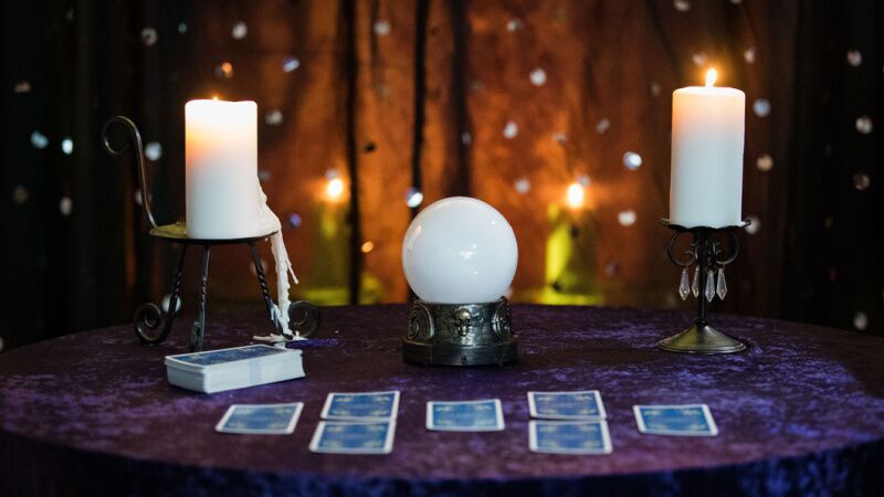 End of summer party ideas: fortune teller