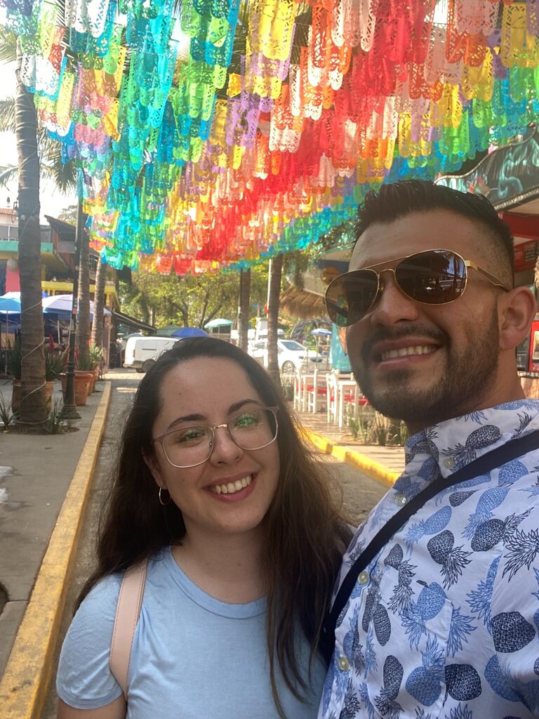 Our first out of the country trip so Andrew could meet my family. In this picture, we were in Sayulita, Mexico. -----------------------

Este fue nuestro primer viaje fuera del país para que Andrew conociera a mi familia. En esta foto estábamos en Sayulita, México. 