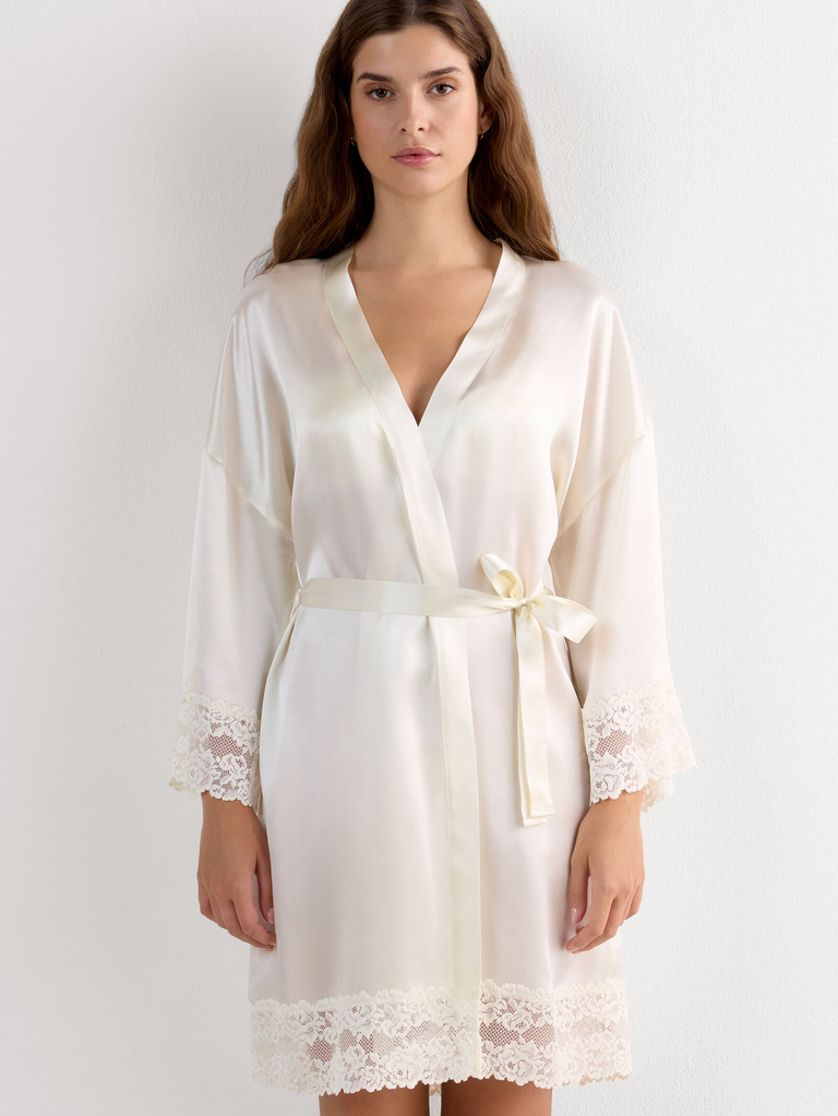 Intimissimi lace trimmed silk kimono