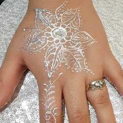 Henna by Nina Jolie Henna, profile image
