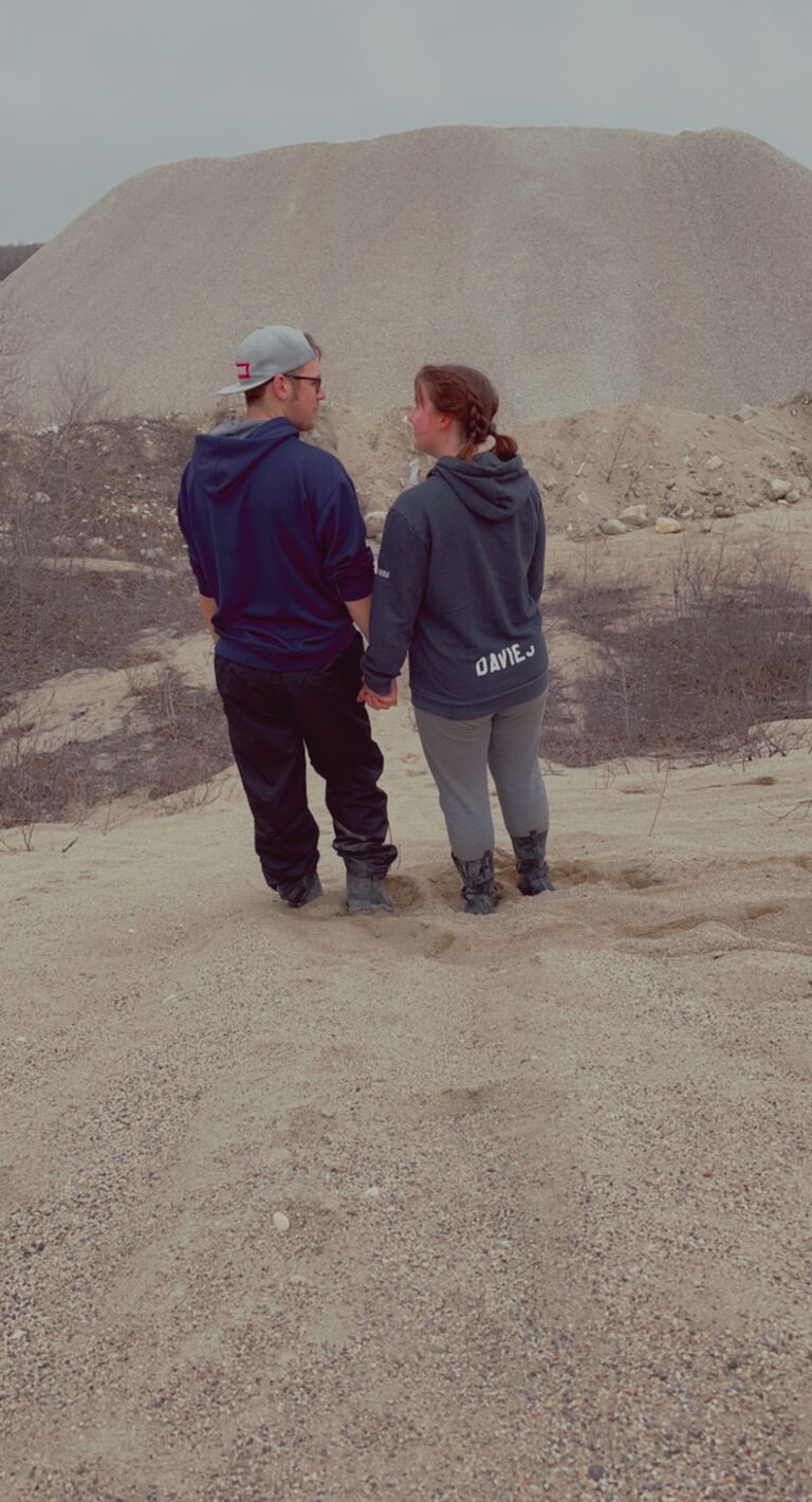 Brianna Asked Jordan to be her boyfriend and Jordan said yes! 