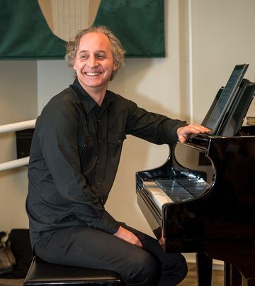 Robert Graham - solo pianist and pianist/vocalist - Pianist - Toronto, ON - Hero Main