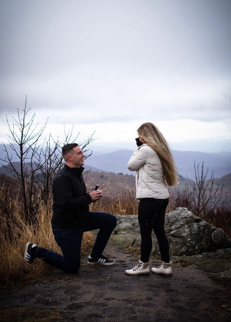 Kamil proposes to Sarah and their new life as an engaged couple begins. 
