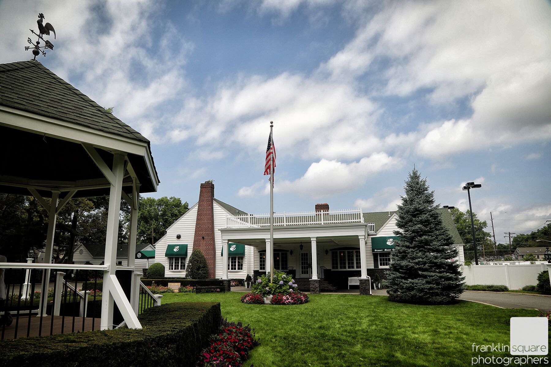 stewart manor country club outdoor dining