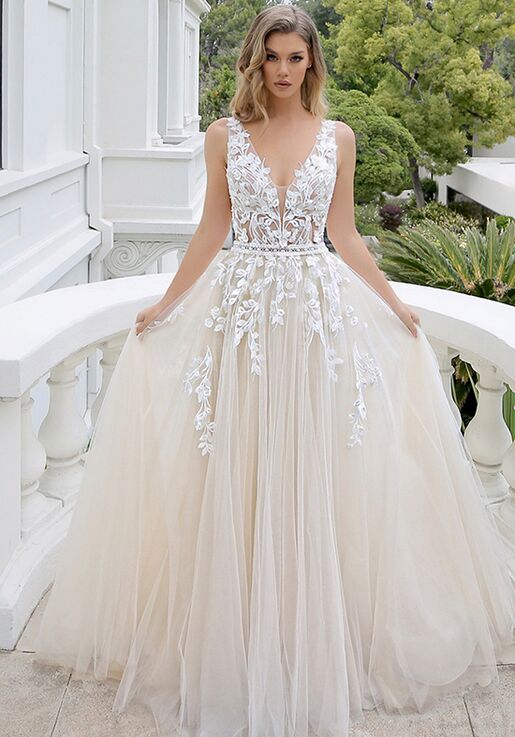a line wedding gown