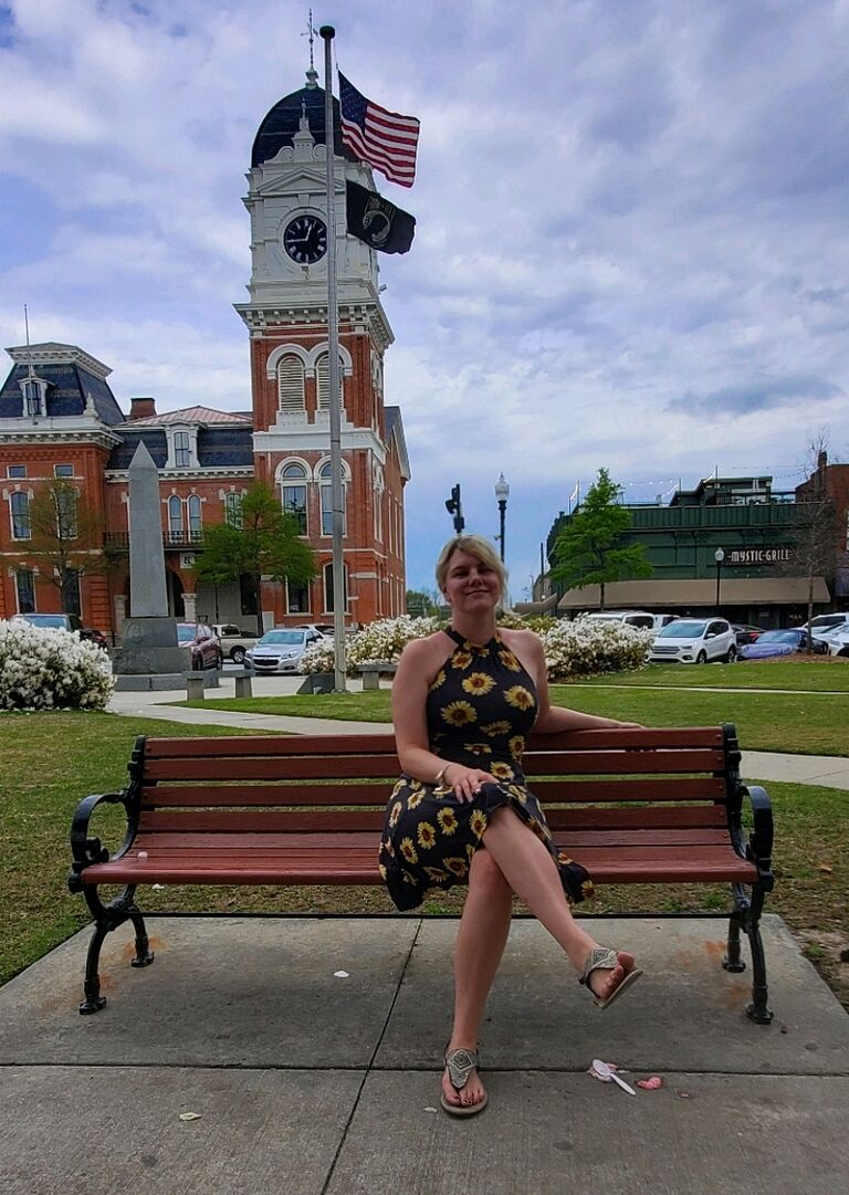 "Mystic falls" town square 