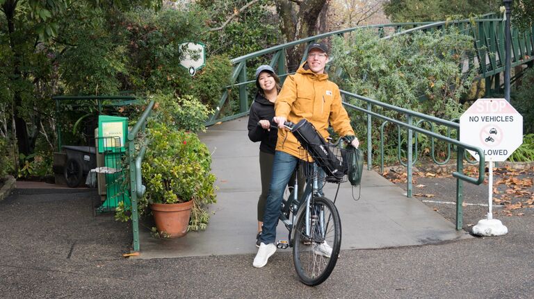 Rode on a tandem bike in San Luis Obispo, an extreme test of their relationship. 