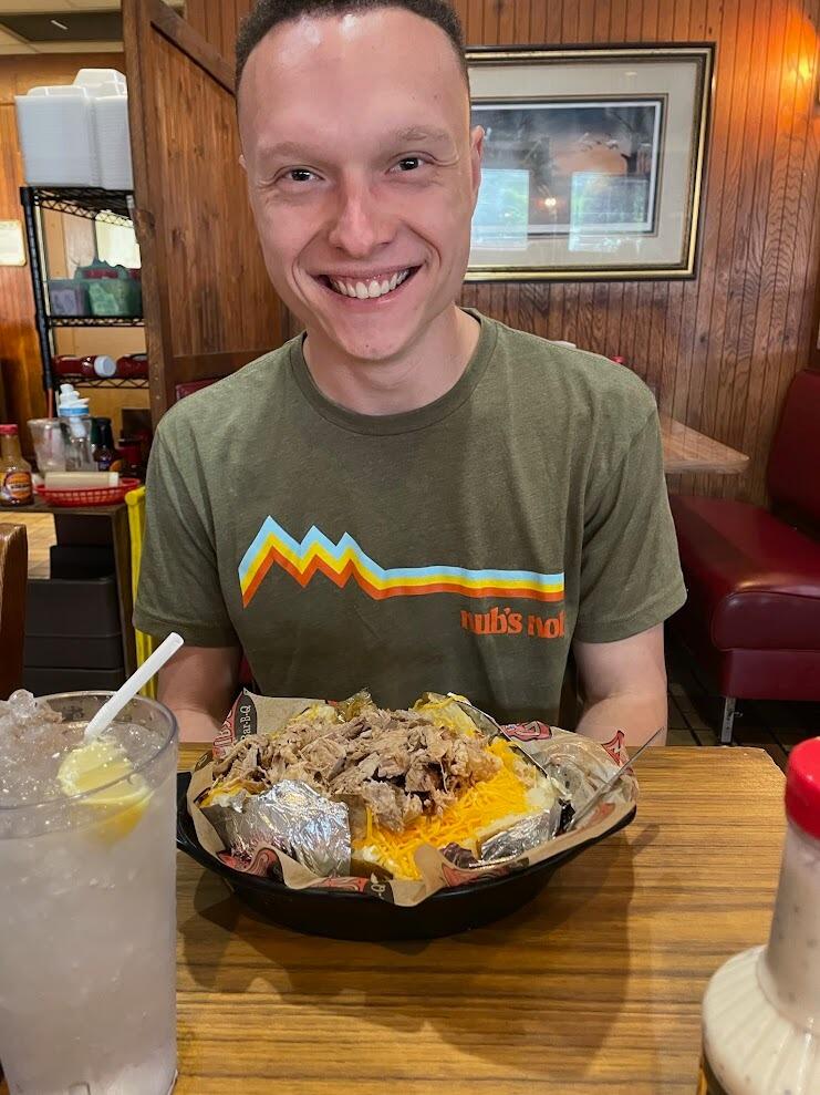 Meredith finally gets Nick to try Big Bob Gibson's, her favorite restaurant back home