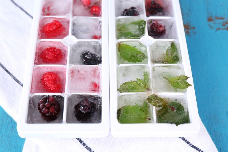 How to Make Holiday Fruit Ice Cubes - Marathons & Motivation