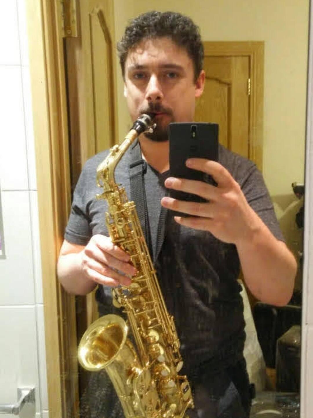 Stephens "Saxy" curls made Coleen "swipe right"