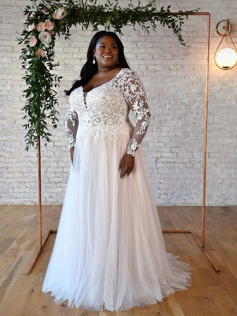 Plus Size Long Sleeves Wedding Dress,Gorgeous Lace Up Back Bridal