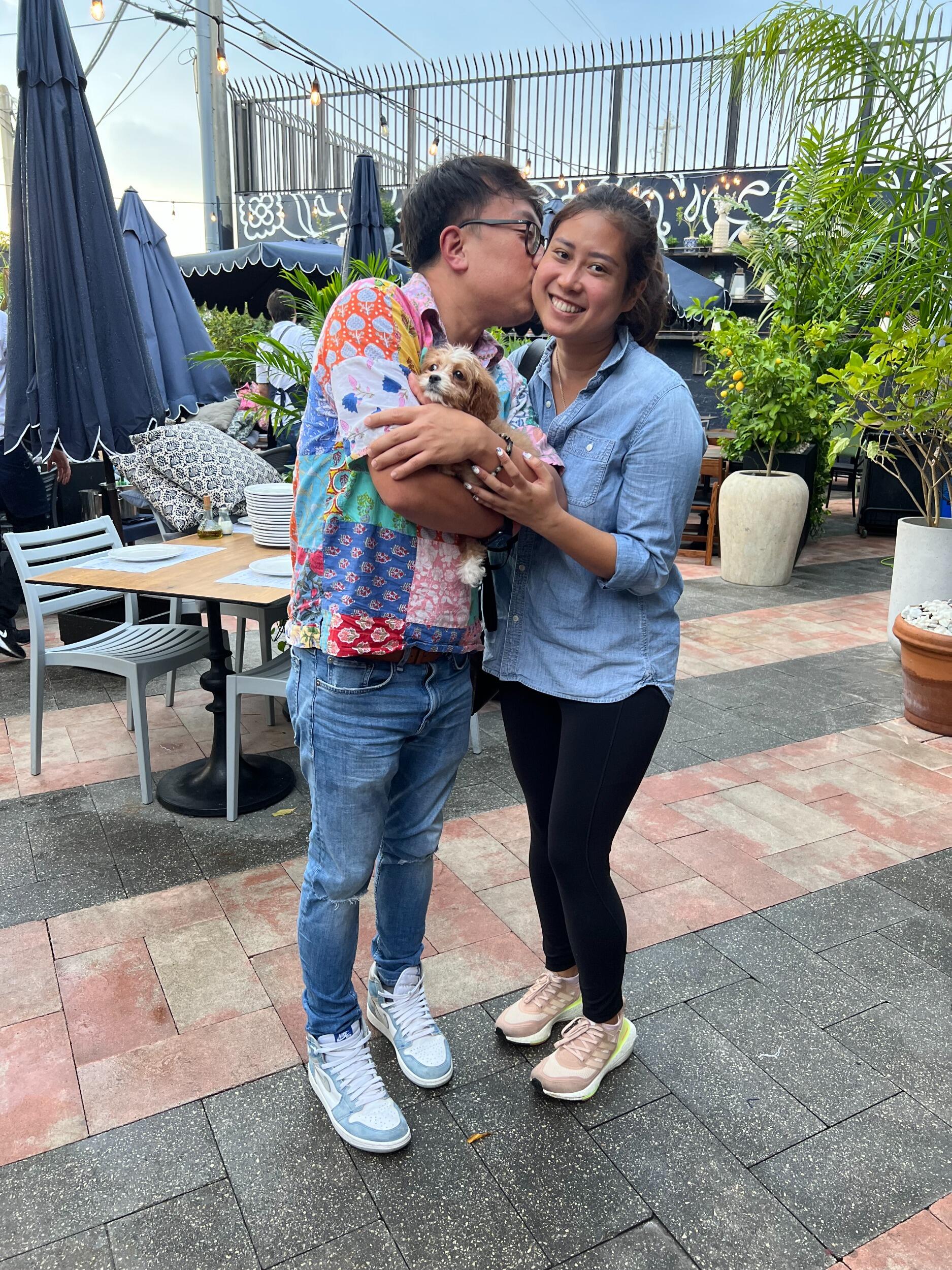 Our family just got bigger. Andy got Cookie a cute "micro" Cavapoo for her birthday. It was a compromise as Cookie wanted a giant Doodle. Kobe turned out to be the best present ever! 