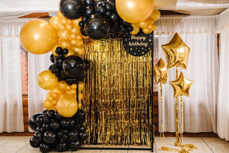 Dancing with the Stars party ideas - balloon decor