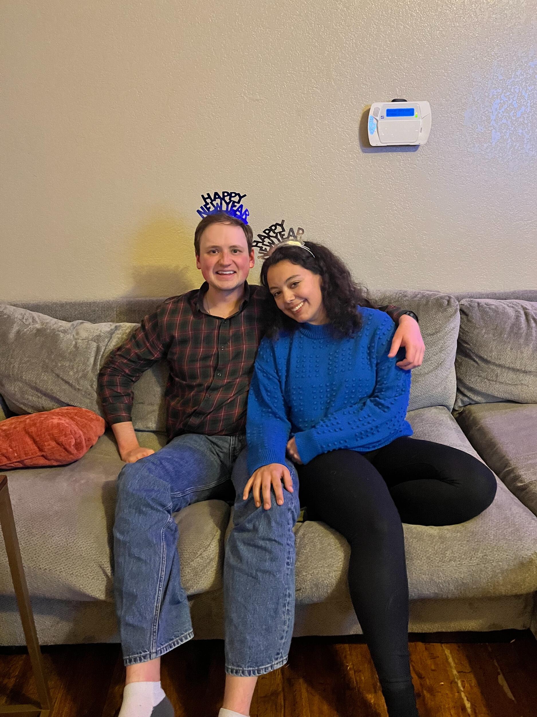 Ria & Andrew rang in the new year, marking a year of dating. Who would've thought...? And remember, it all began with a random platypus fact!😂
