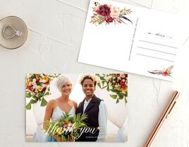 couple photo wedding thank-you postcard with floral detailing