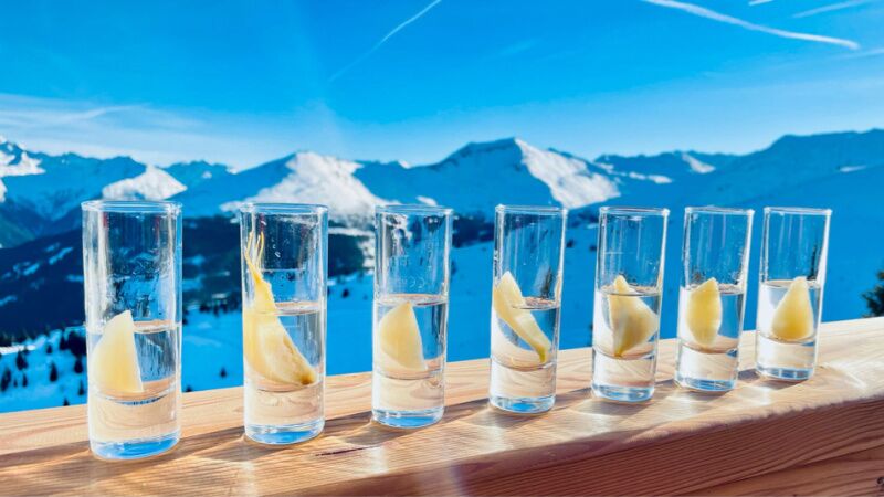 24 Après Ski Party Ideas - The Bash