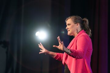 Lena Scullard - Keynote Speaker - Minneapolis, MN - Hero Main