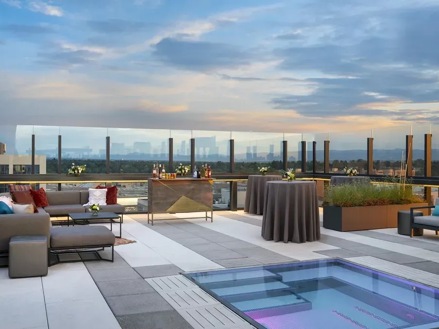 Jacquard Hotel & Rooftop