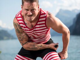 Mighty Mike - The Funniest Strongman - Circus Performer - Toronto, ON - Hero Gallery 1