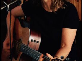 Julia Kasdorf - Singer Guitarist - Arlington, VA - Hero Gallery 3