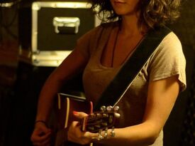 Devon Elizabeth - Acoustic Guitarist - Charlotte, NC - Hero Gallery 2
