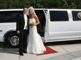 Renee's Royal Valet - Limos, Coaches, & Trolleys - Event Limo - Minneapolis, MN - Hero Gallery 3