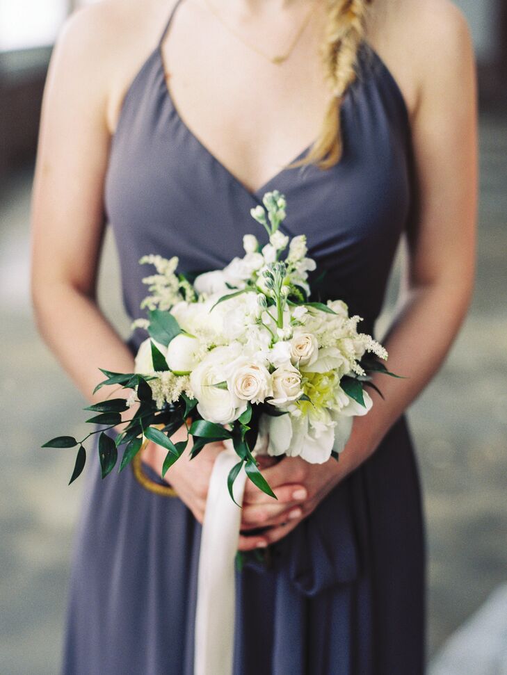 White Bridesmaid Bouquet 0904