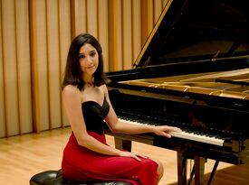 Lara Mirinjian - Pianist - Long Beach, CA - Hero Gallery 1