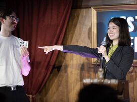 Emma Olson Magician - Comedy Magician - Albany, NY - Hero Gallery 4
