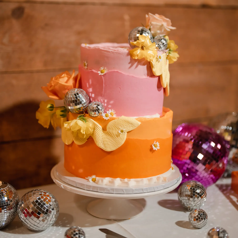 Retro wedding cake, taylor swift themed wedding