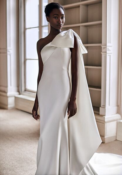 Viktor&Rolf Mariage ONE SHOULDER BOW FIT AND FLARE Wedding Dress | The Knot