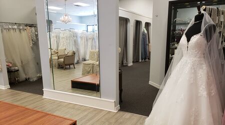 Debra's bridal shop hot sale at the avenues