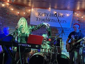 Kelly and The Troublemakers - Cover Band - Seattle, WA - Hero Gallery 3