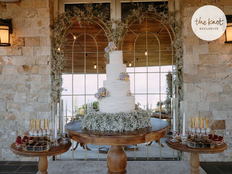 Erika Priscilla and Scott's white wedding cake