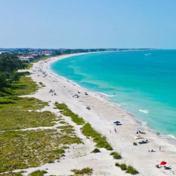 After the mini-reception join the bride & groom for a relaxing beach day or enjoy exploring the island! We want you to enjoy this day as much as we will! 