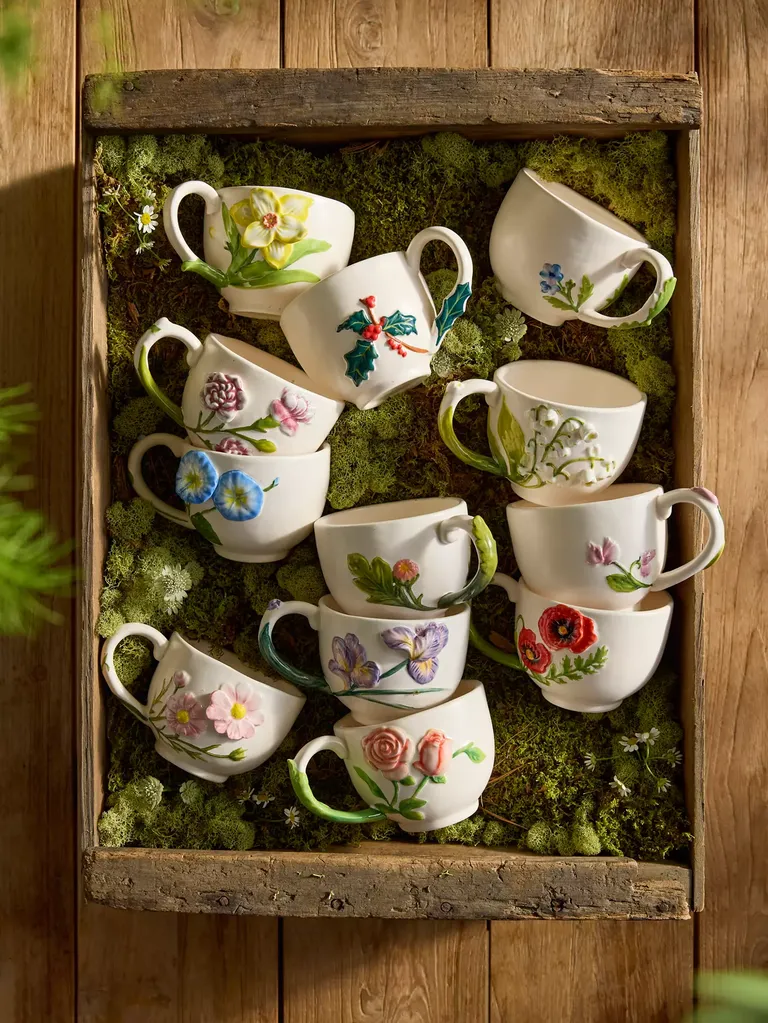 Flower-of-the-month mug