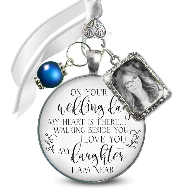 Bouquet charm with picture of loved one and engraved writing