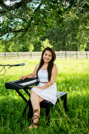 Crissy Martinez - Singing Pianist - Lake Jackson, TX - Hero Main
