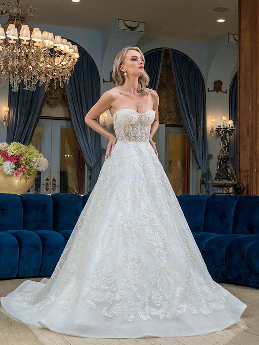 25 Sparkly Wedding Dresses That Captivate