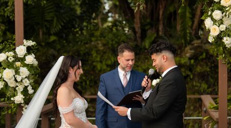 Daniel Vazquez Bilingual Wedding Officiant-Notary