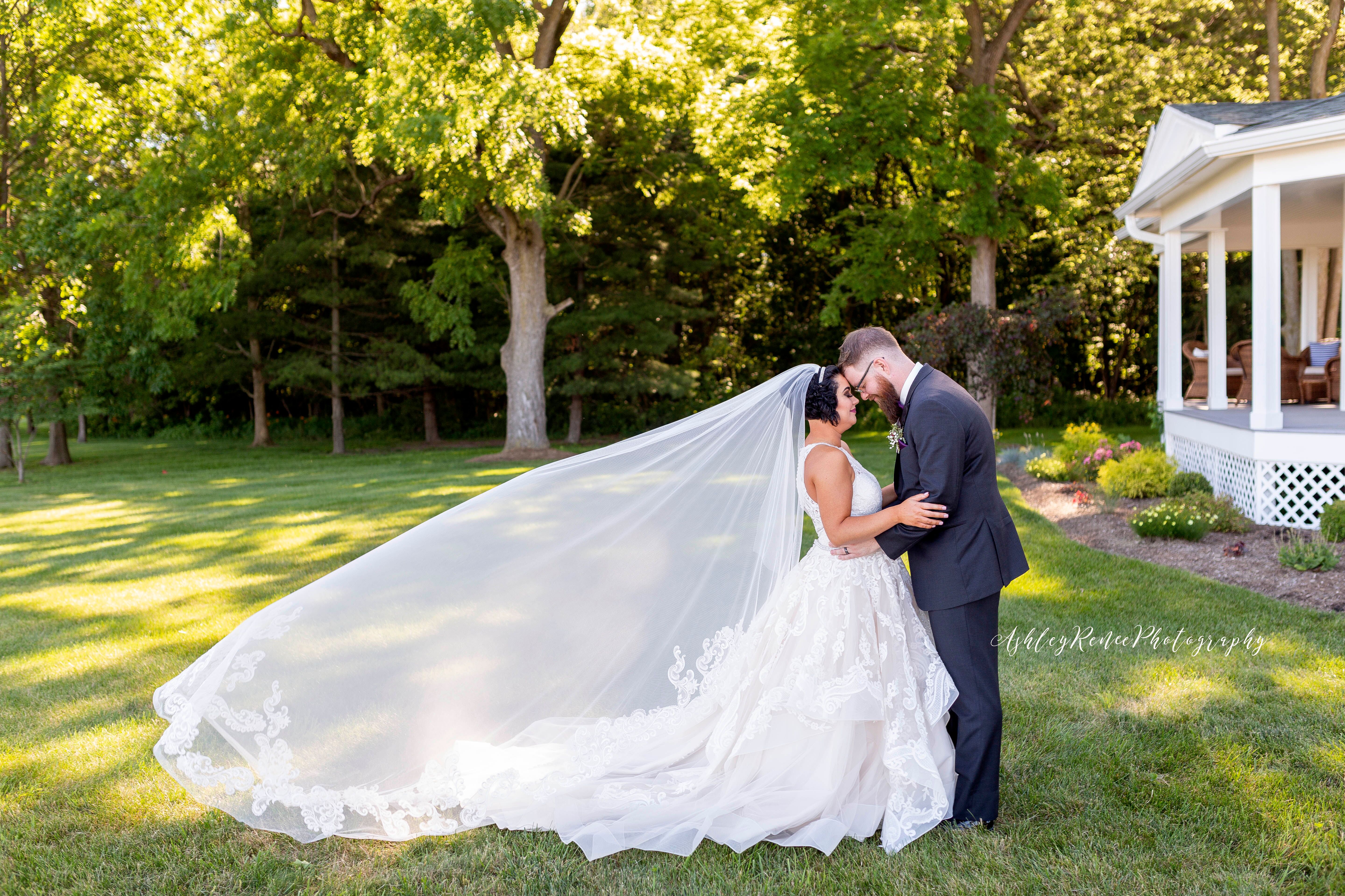 Ashley Renee Photography | Frankfort, IN Wedding Photographers