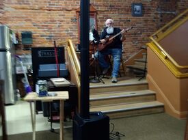 Phil Thomas Music - Singer Guitarist - Vinton, IA - Hero Gallery 4