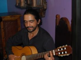 Daniel Aguilera - Classical Guitarist - Atlanta, GA - Hero Gallery 4