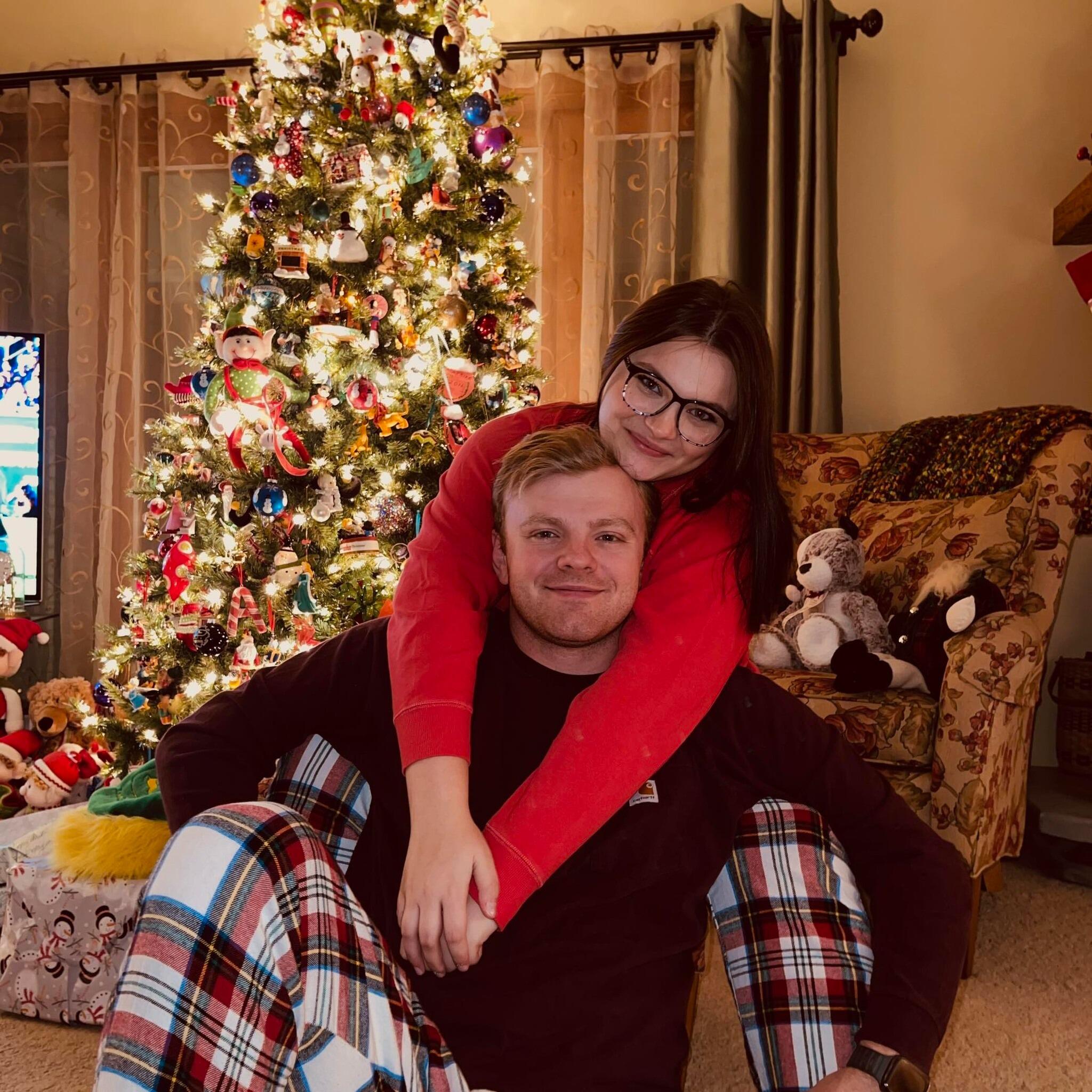 Christmas Eve 2022 

Dating for 4+ Years!