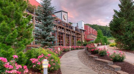 Just Married: Chelsea & Eric's Wedding at Bear Creek Mountain