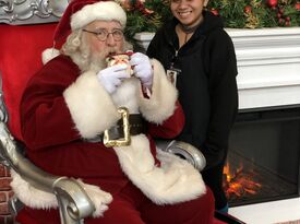 Hire Santa Gordon - Santa Claus in Milwaukee, Wisconsin