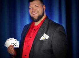 Seth Dreams Magic - Comedy Magician - Springfield, MO - Hero Gallery 1